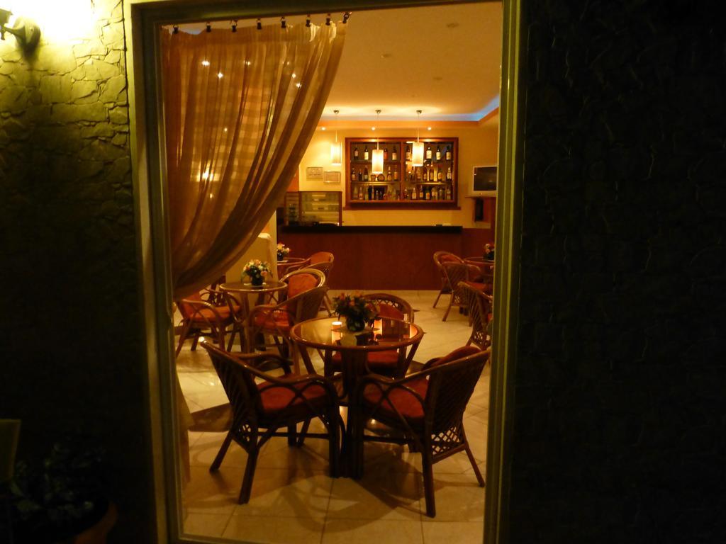 Hotel Neon Astron Камена-Вурла Экстерьер фото